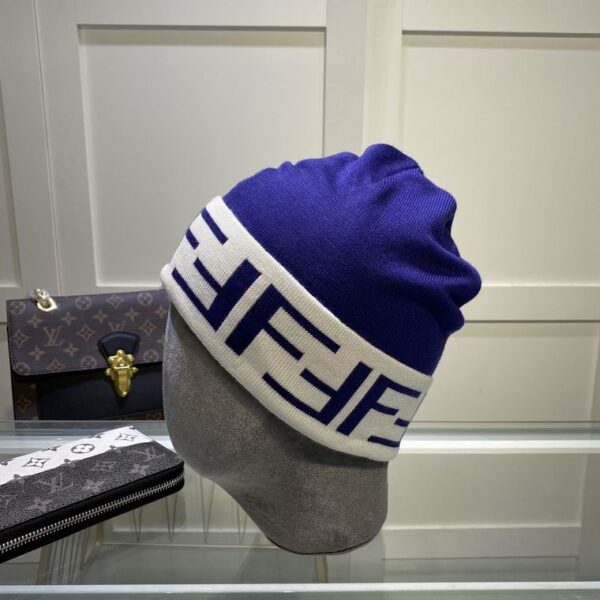 GORRO FENDI