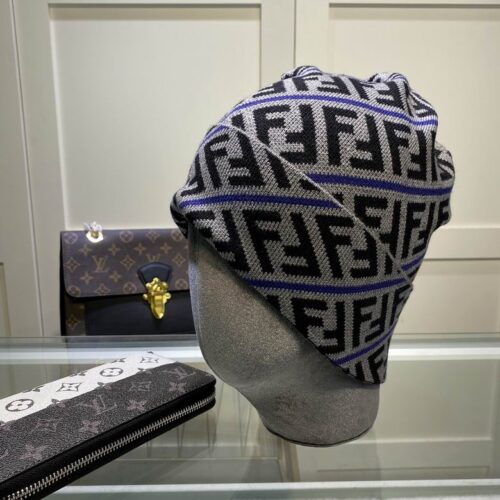 GORRO FENDI