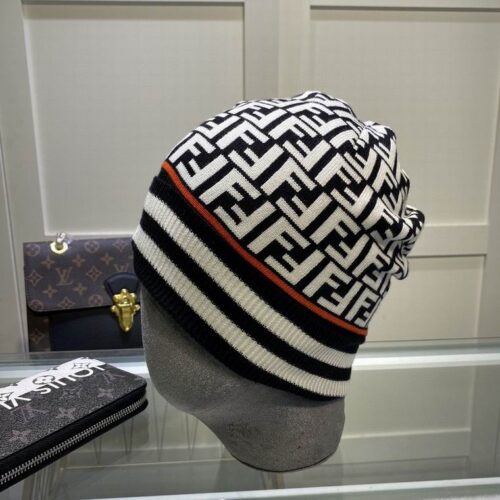 GORRO FENDI