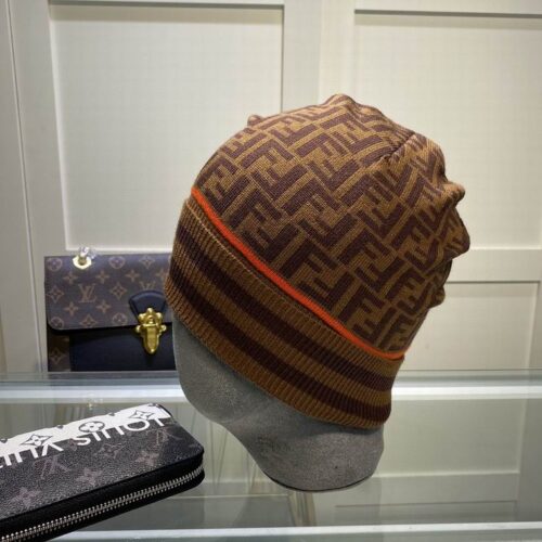 GORRO FENDI