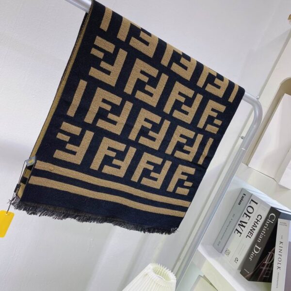 SCARF FENDI