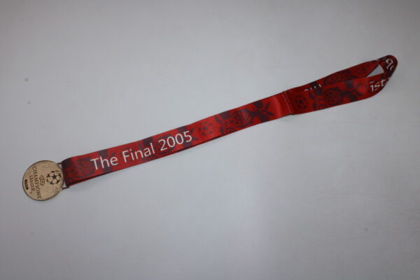 Medalla Final Champions League 04/05