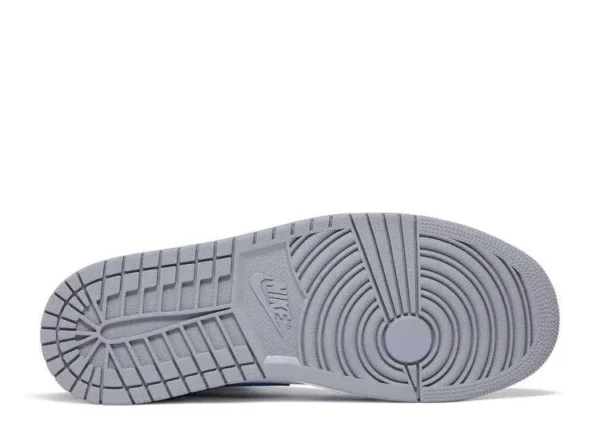 air-jordan-1-high-true-blue-3.webp AIR JORDAN 1 HIGH ‘TRUE BLUE’