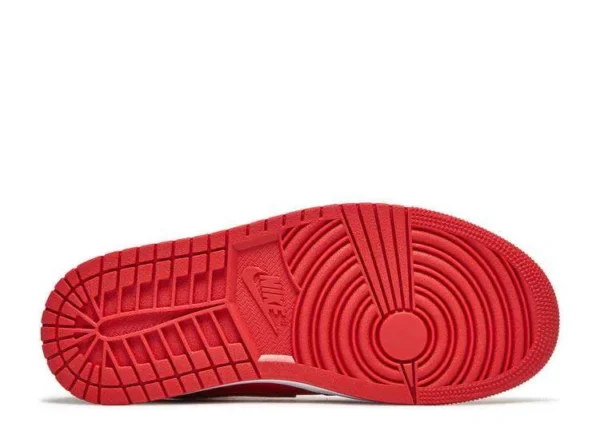 AIR JORDAN 1 MID ‘UNIVERSITY RED POMENEGRATE’