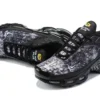 air-max-plus-tn-3-black-graphic-2.webp AIR MAX PLUS TN 3 ‘BLACK GRAPHIC’