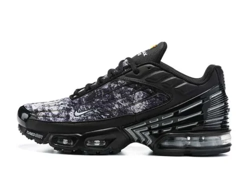 AIR MAX PLUS TN 3 ‘BLACK GRAPHIC’