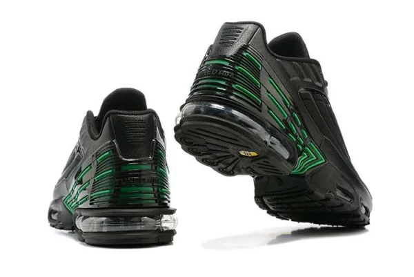 air-max-plus-tn-3-black-green-2.webp AIR MAX PLUS TN 3 ‘BLACK GREEN’