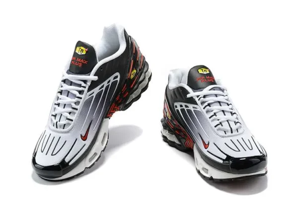 AIR MAX PLUS TN 3 ‘BLACK INFRARED’