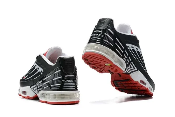 AIR MAX PLUS TN 3 ‘BLACK UNIVERSITY RED’