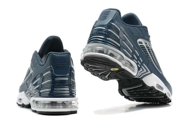 air-max-plus-tn-3-obsidian-metallic-silver-2.webp AIR MAX PLUS TN 3 ‘OBSIDIAN METALLIC SILVER’