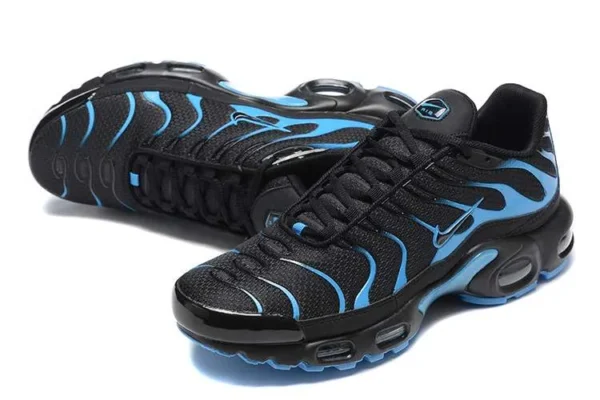 AIR MAX PLUS TN ‘BLACK UNIVERSITY BLUE’