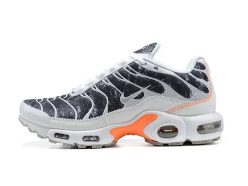AIR MAX PLUS TN ‘CRATER’