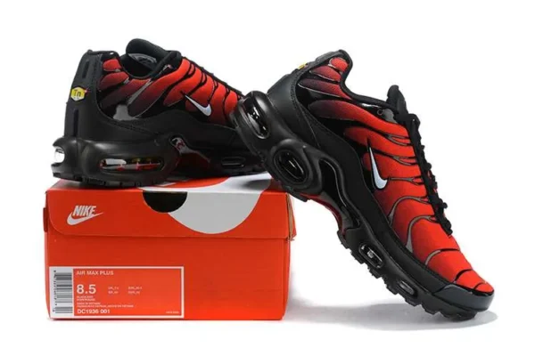 AIR MAX PLUS TN ‘DEADPOOL’