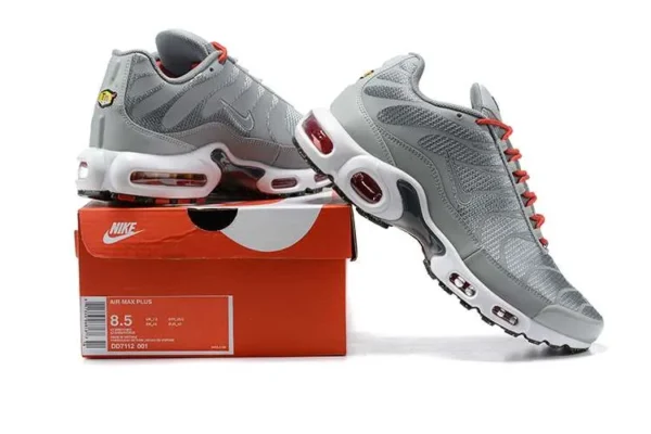air-max-plus-tn-grey-red-1.webp AIR MAX PLUS TN ‘GREY RED’