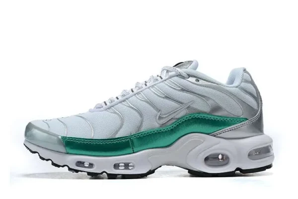 air-max-plus-tn-metallic-green.webp AIR MAX PLUS TN ‘METALLIC GREEN’