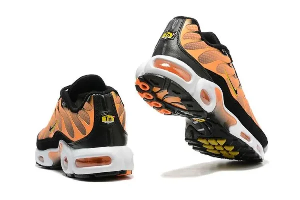 AIR MAX PLUS TN ‘ORANGE BLACK’