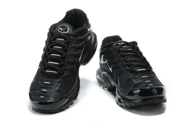 air-max-plus-tn-shadow-2.webp AIR MAX PLUS TN ‘SHADOW’