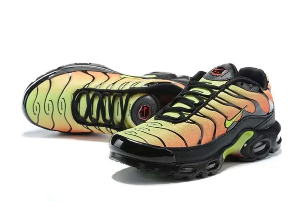 AIR MAX PLUS TN ‘VOLT SOLAR RED’