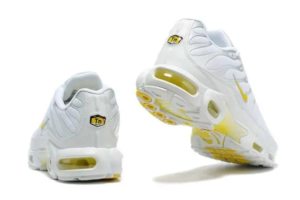 air-max-plus-tn-white-bone-celery-2.webp AIR MAX PLUS TN ‘WHITE BONE CELERY’