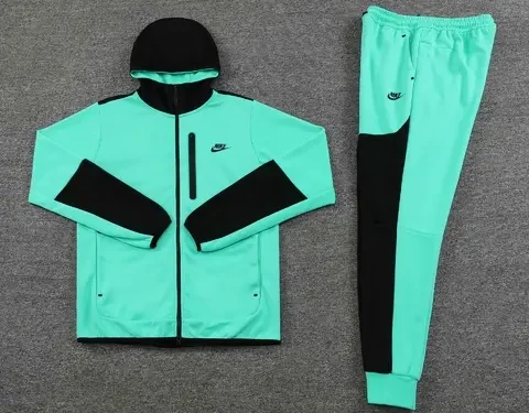 Conjunto Nike Sportswear Tech Fleece Verde