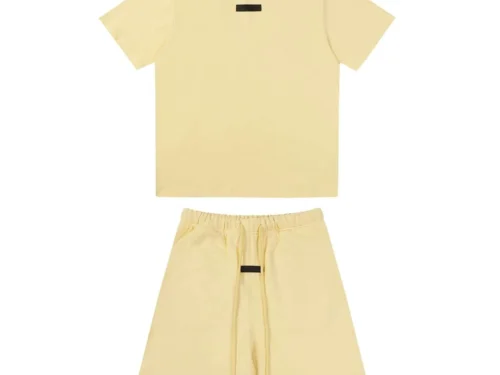 essentials-tracksuit-2.webp Essentials Tracksuit