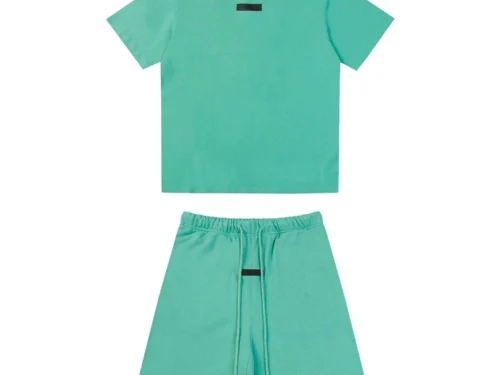 essentials-tracksuit-4.webp Essentials Tracksuit