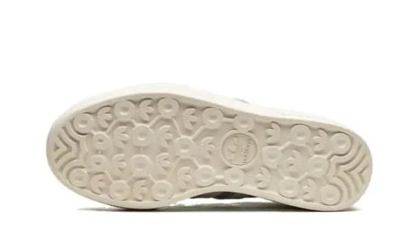 Gazelle Bold Clear Sky