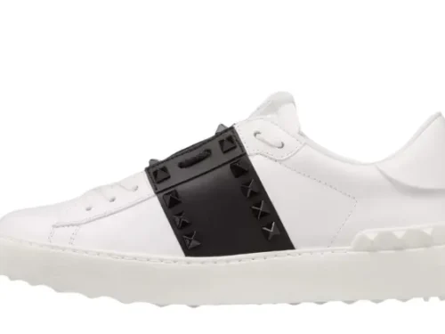 rockstud-calfskin-sneakers.webp Rockstud calfskin sneakers