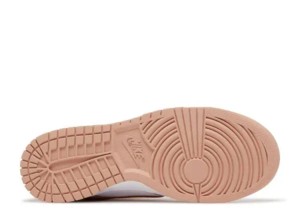 SB DUNK LOW ‘ROSE WHISPER’