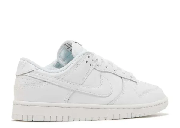 SB DUNK LOW ‘TRIPLE WHITE’