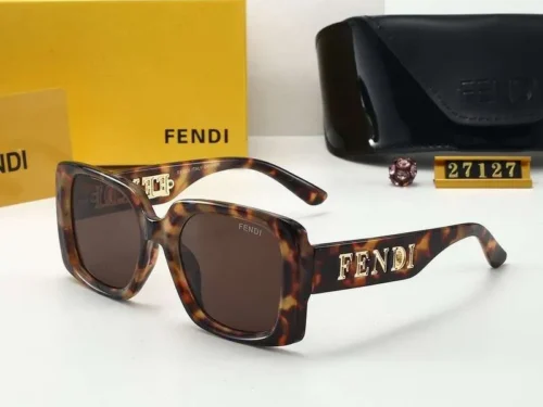 Sunglasses Fendi FDW011