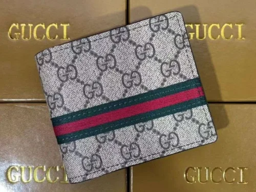 Wallet Gucci with Stripe Accent GC120