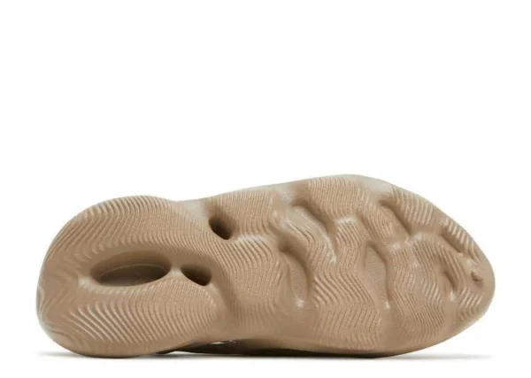 YEEZY FOAM RUNNER ‘MIST’
