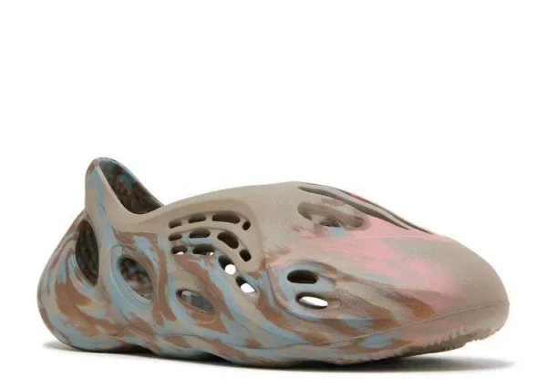 YEEZY FOAM RUNNER ‘MX SAND GREY’